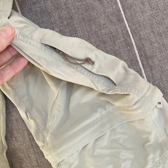 Women’s Columbia Hiking Pants - Size 6 - Picture 4 of 7